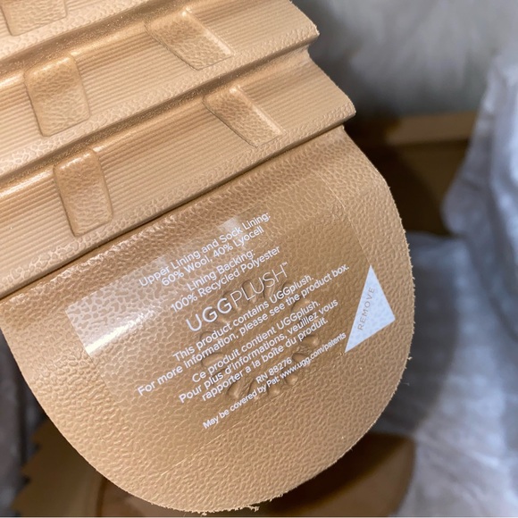 Ugg boots size 10 New in box - Picture 6 of 13